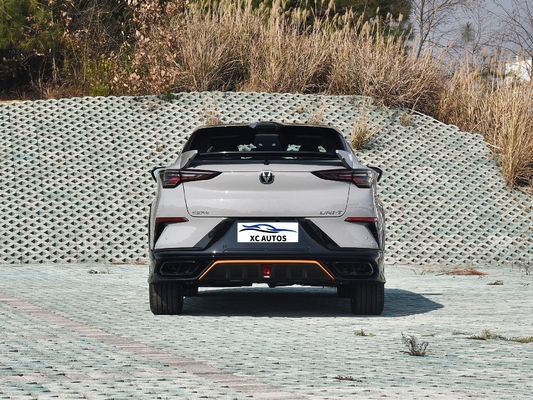 Changan Un-t 1.5t Fwd Vehículo de gasolina con potencia máxima de 100-150PS y 6 radares