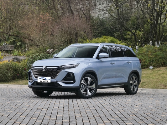 Changan X7 Plus 1.5T SUV inteligente de doble embrague 24 modelos 5 asientos Frente de disco Frente de disco trasero