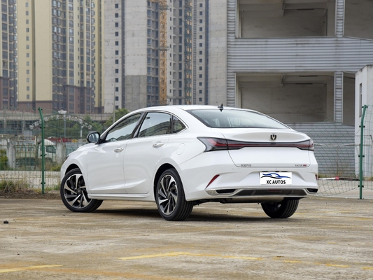Compacto Changan Sedan Changan YIDA Carro con techo solar panorámico y diseño de carrocería integral