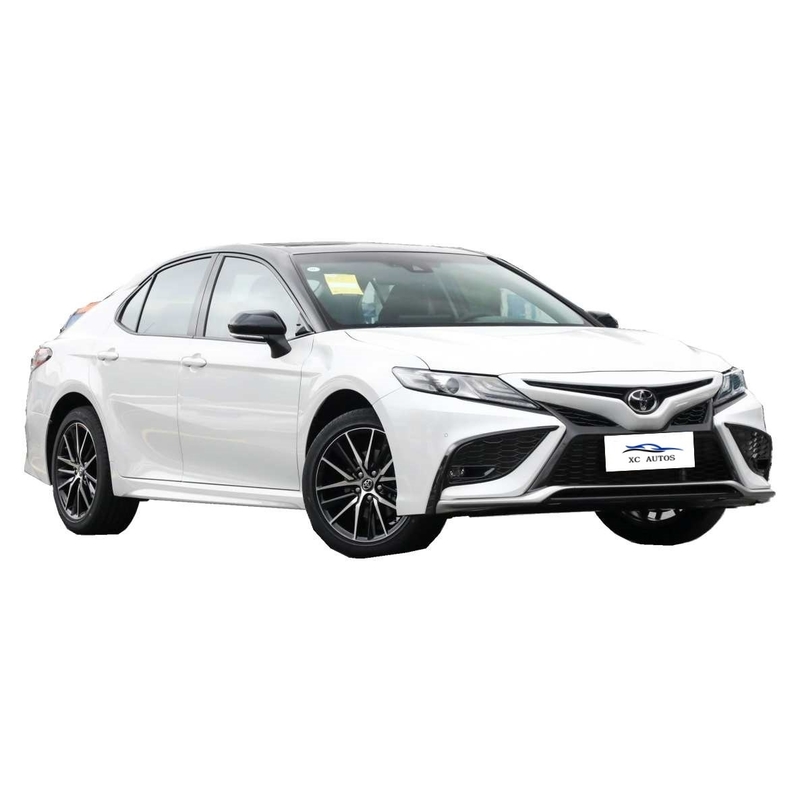 Auto usado Toyota Camry 2018 con faros LED Modelo de dos motores y 5 asientos