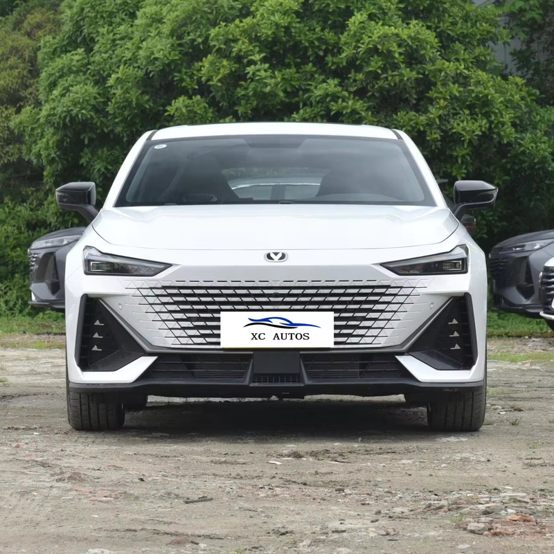 Changan Uni-V 1.5t Idd 113 Km 5 puertas 5 asientos SUV compacto con enchufe de energía en coche híbrido con 1