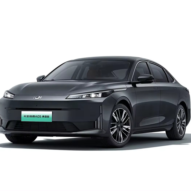 Changan Qiyuan A05 EV Sedan Hybrid Car Gran valor y estructura de carrocería de 5 puertas y 5 asientos