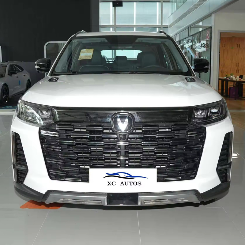Coches usados asequibles Changan CS95 SUV de gasolina con asientos de cuero 5 puertas 5 asientos